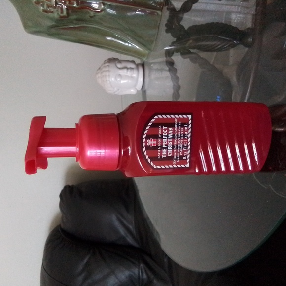 Bath and body works the perfect christmas gift - Picture 2 of 2